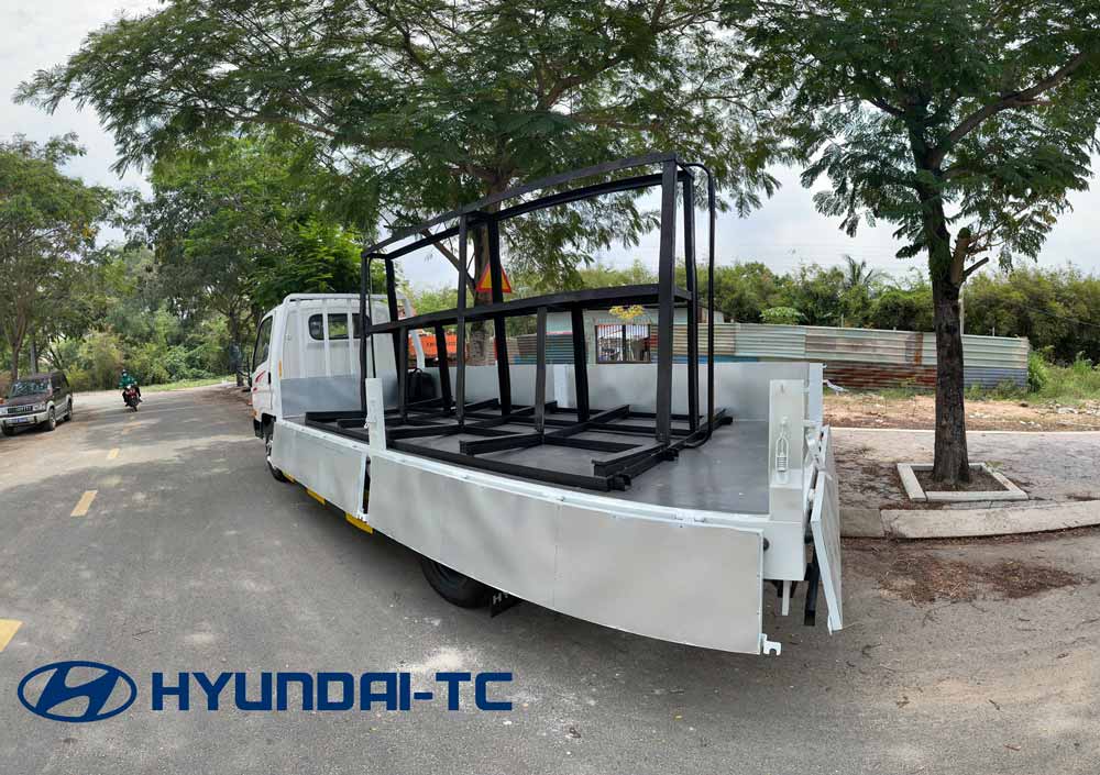 Xe tải chở kính Hyundai mighty N250SL tải trọng 2 tấn 4 mới nhất